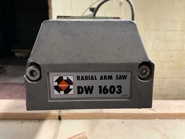 Dewalt dw 1603 radiaalzaag - afbeelding 6 van  14