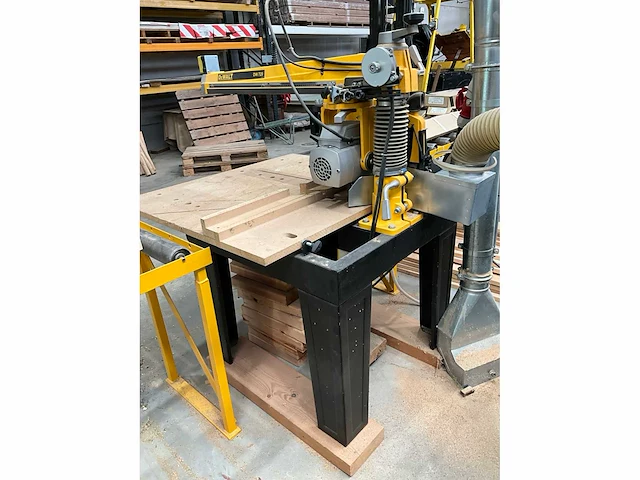Dewalt dw 729 radiaalafkortzaagmachine - afbeelding 6 van  8