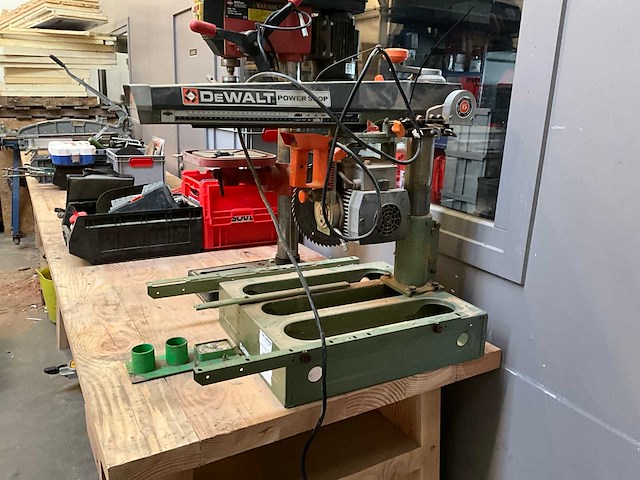 Dewalt dw125 radiaalafkortzaagmachine - afbeelding 1 van  3