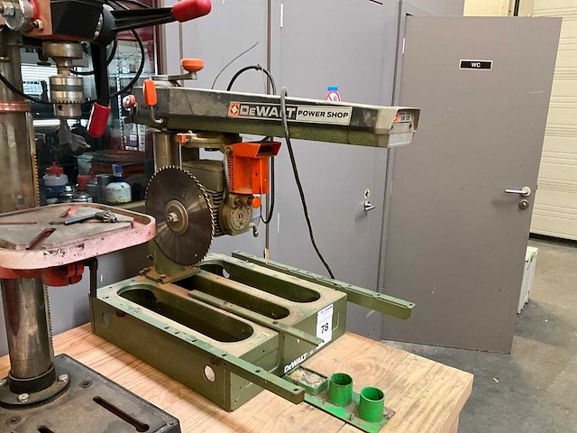 Dewalt dw125 radiaalafkortzaagmachine - afbeelding 3 van  3