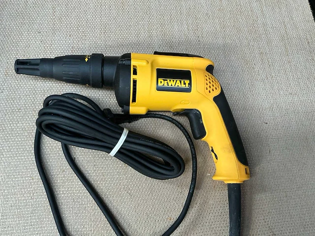 Dewalt dw274k-qs elektrische schroefmachine voor gipsplaten - afbeelding 2 van  3