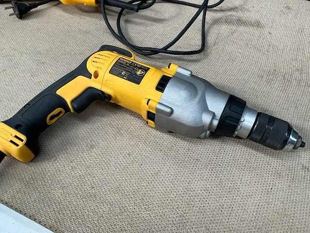 Dewalt dw304pk / dwd530 reciperozaag en boormachine - afbeelding 3 van  7