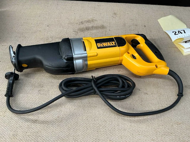 Dewalt dw309 reciprozaag - afbeelding 1 van  5