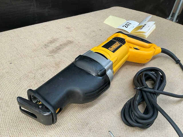 Dewalt dw309 reciprozaag - afbeelding 2 van  5