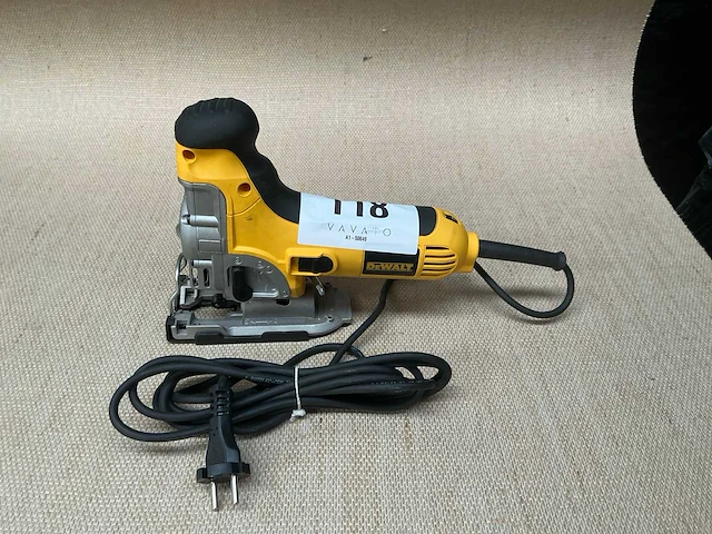 Dewalt dw333k decoupeerzaag - afbeelding 1 van  3