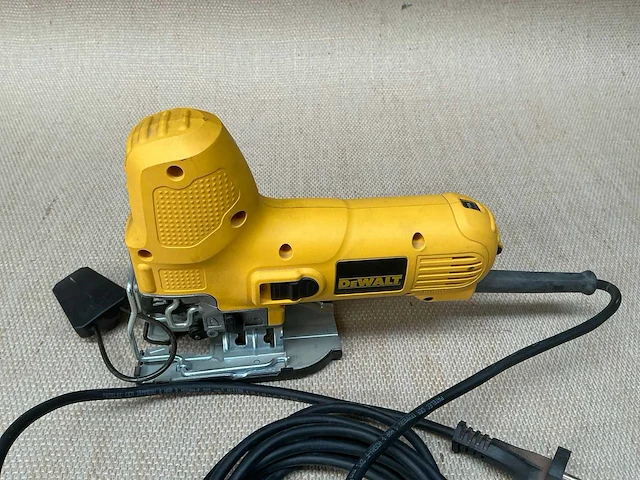 Dewalt dw343-qs decoupeerzaag - afbeelding 2 van  4