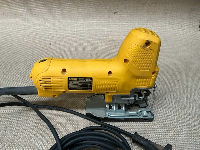 Dewalt dw343-qs decoupeerzaag - afbeelding 3 van  4