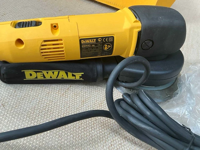 Dewalt dw443 excentrische schuurmachine - afbeelding 3 van  4