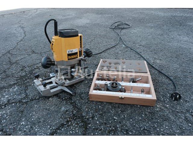 Dewalt dw614 router - afbeelding 1 van  6