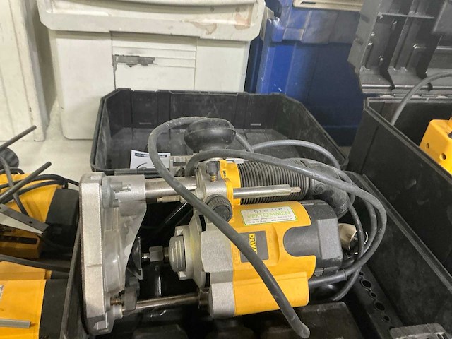 Dewalt dw621 bovenfrees - afbeelding 2 van  4
