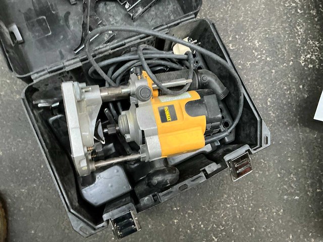 Dewalt dw621-qs bovenfrees - afbeelding 2 van  3