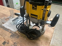 Dewalt dw625e bovenfrees en toebehoren - afbeelding 4 van  6