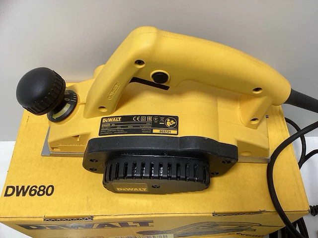 Dewalt dw680 schaafmachine - 600w - 230v - afbeelding 5 van  7