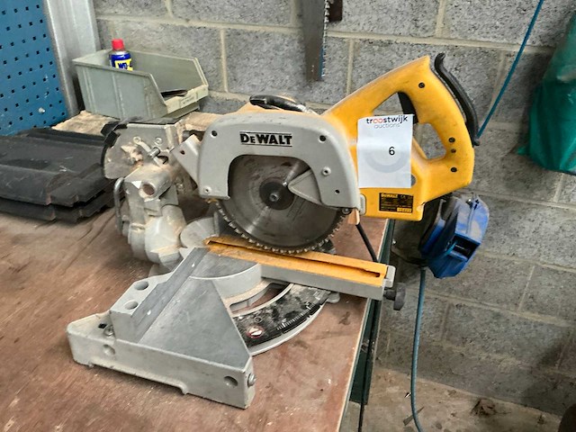 Dewalt dw701 tafelcirkelzaagmachine - afbeelding 3 van  3