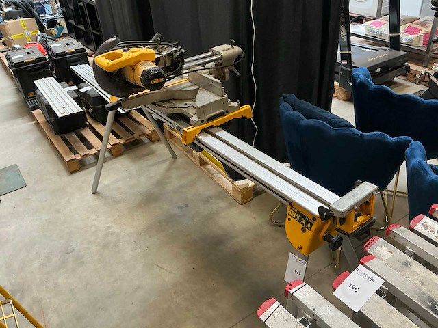 Dewalt dw712 afkortcirkelzaagmachine - afbeelding 1 van  4