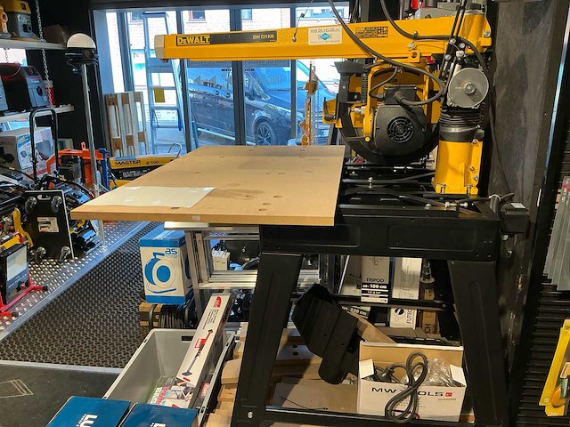 Dewalt dw721kn met opzet tafel afkortcirkelzaagmachine - afbeelding 6 van  11