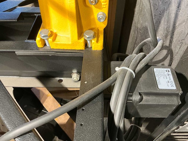 Dewalt dw721kn met opzet tafel afkortcirkelzaagmachine - afbeelding 8 van  11