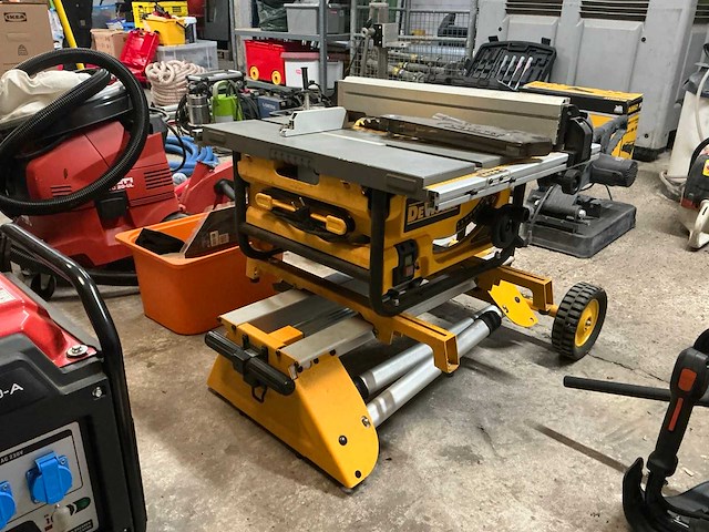 Dewalt dw745 tafelzaagmachine - afbeelding 2 van  6