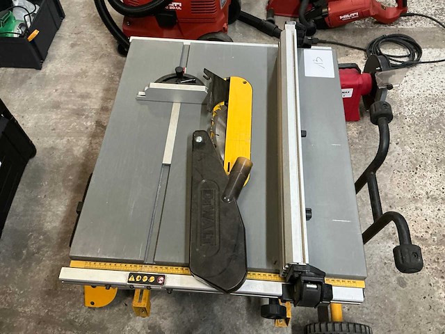 Dewalt dw745 tafelzaagmachine - afbeelding 4 van  6