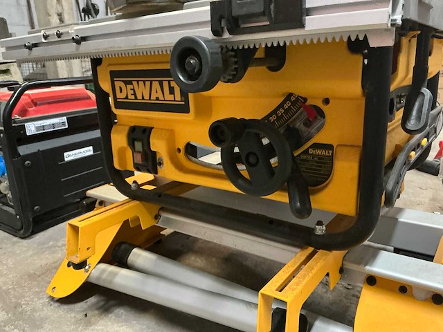Dewalt dw745 tafelzaagmachine - afbeelding 5 van  6