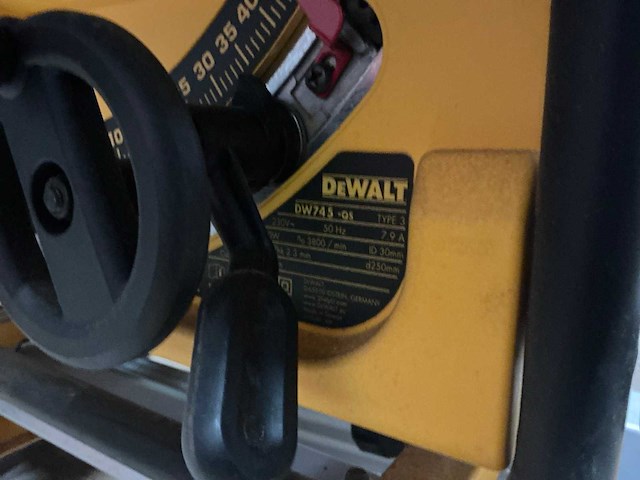Dewalt dw745 tafelzaagmachine - afbeelding 6 van  6