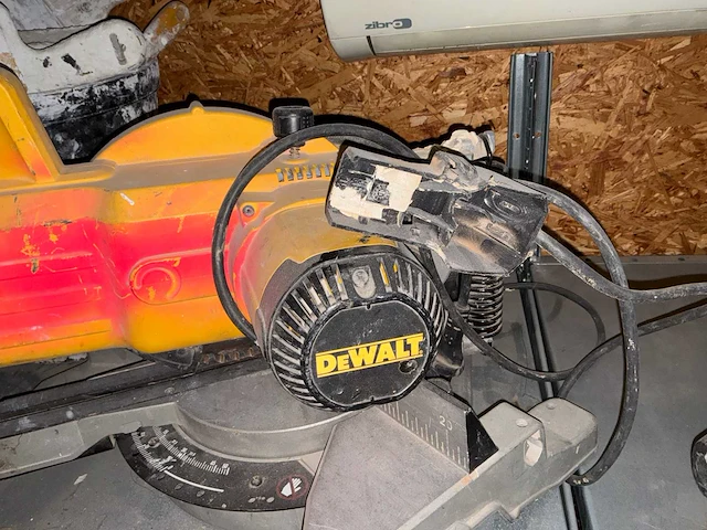 Dewalt dw770-qs verstekzaag - afbeelding 2 van  5