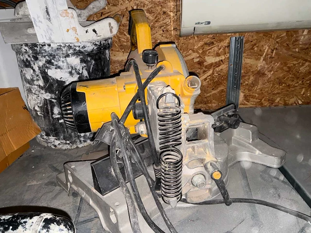 Dewalt dw770-qs verstekzaag - afbeelding 3 van  5