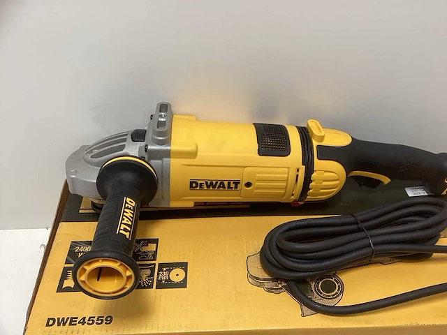 Dewalt dwe 4559 grote haakse slijper - 2400w - 230mm - afbeelding 3 van  9