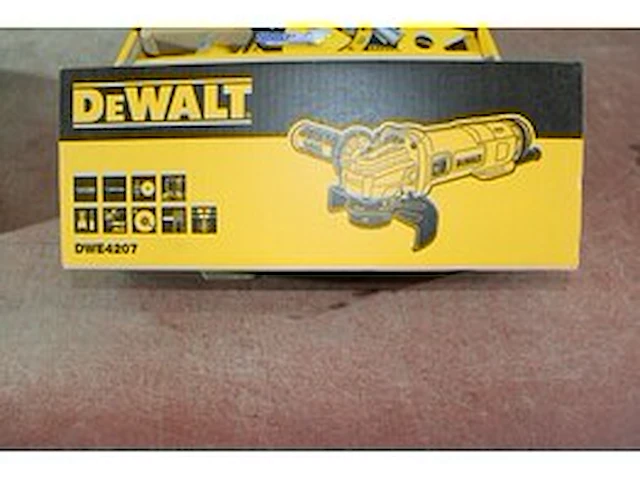 Dewalt dwe4207-qs haakse slijper + 2x dt40252 slijpschijf - afbeelding 1 van  5
