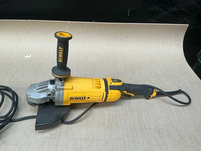 Dewalt dwe4579 haakse slijper - afbeelding 1 van  4
