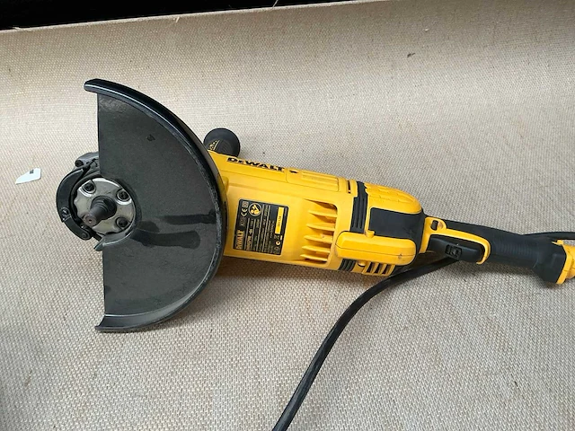 Dewalt dwe4579 haakse slijper - afbeelding 3 van  4