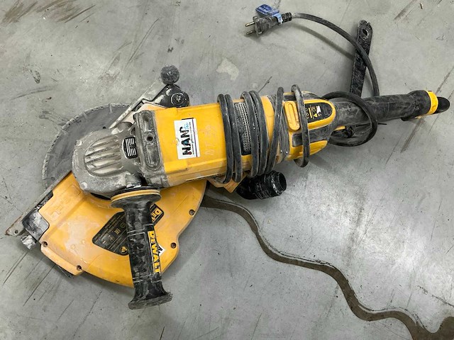 Dewalt dwe4579 haakse slijpmachine - afbeelding 1 van  2