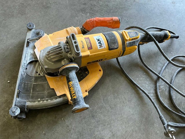 Dewalt dwe4579 haakse slijpmachine - afbeelding 1 van  3