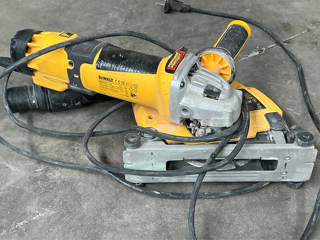 Dewalt dwe46225 sleuvenslijpmachine - afbeelding 1 van  3