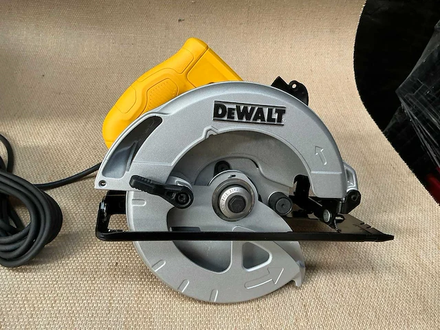 Dewalt dwe560 afkortzaag - afbeelding 2 van  5