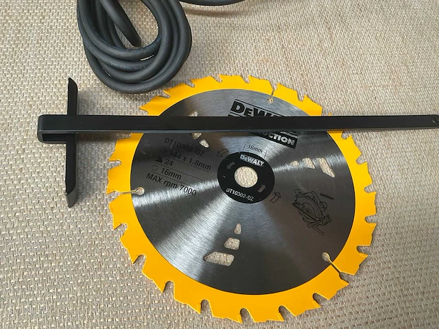 Dewalt dwe560 afkortzaag - afbeelding 4 van  5