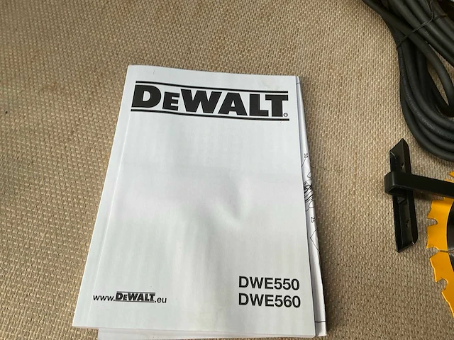 Dewalt dwe560 afkortzaag - afbeelding 5 van  5