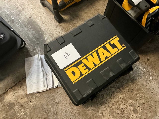 Dewalt dwe560 invalzaag - afbeelding 4 van  4