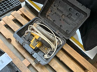 Dewalt dwe576 cirkelzaagmachine - afbeelding 2 van  8