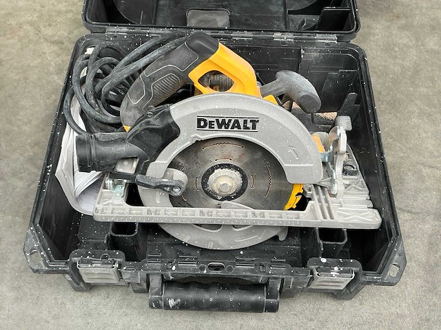 Dewalt dwe576-qs cirkelzaagmachine - afbeelding 1 van  4
