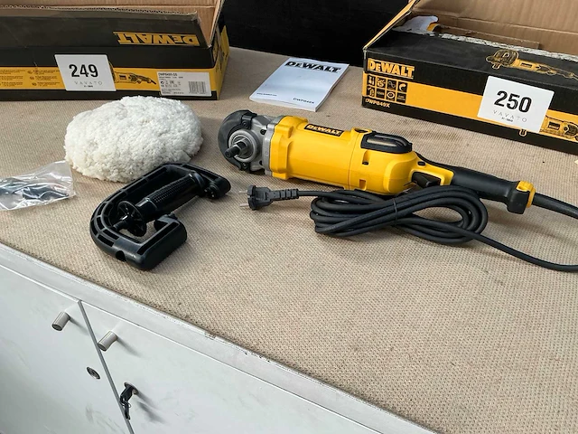 Dewalt dwp849x haakse polijstmachine - afbeelding 1 van  8