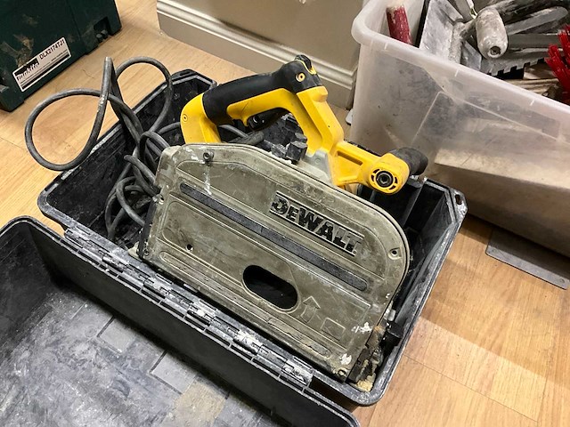 Dewalt dws520 invalzaag - afbeelding 1 van  4