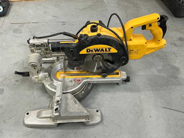 Dewalt dws774-qs afkortcirkelzaagmachine - afbeelding 1 van  4