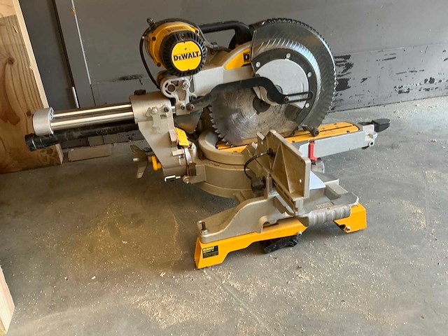 Dewalt dws780 12 afkortzaag - afbeelding 1 van  6