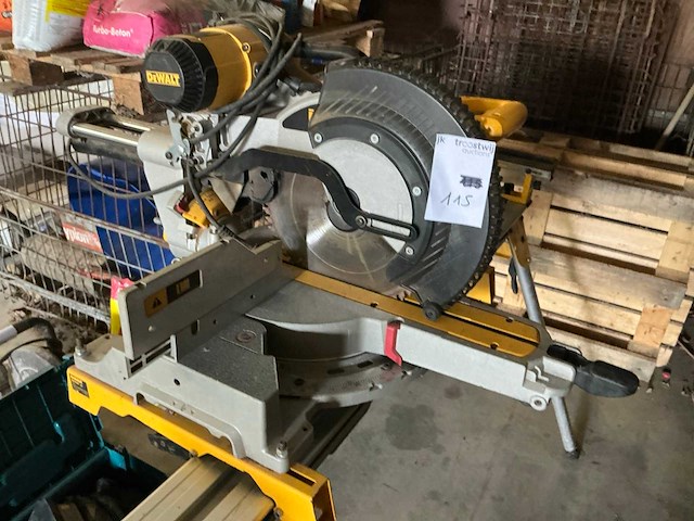 Dewalt dws780 afkortcirkelzaagmachine - afbeelding 2 van  7