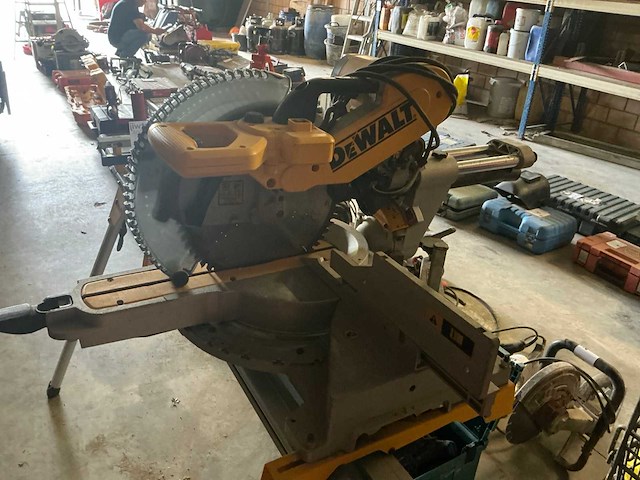 Dewalt dws780 afkortcirkelzaagmachine - afbeelding 3 van  7