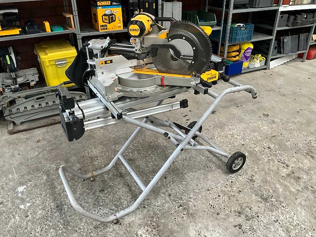 Dewalt dws780 afkort/verstekzaag - afbeelding 1 van  8