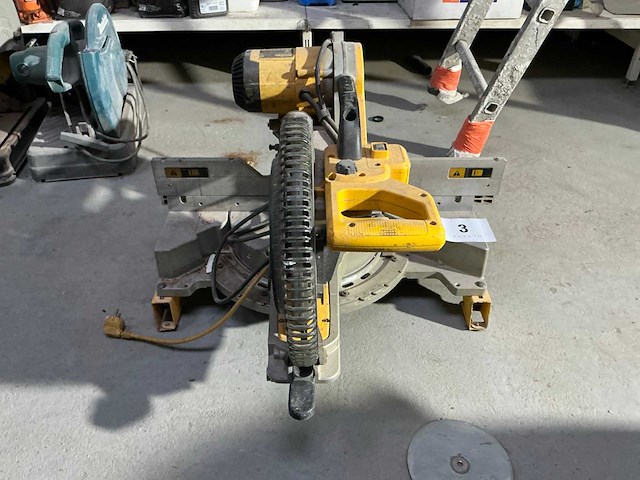 Dewalt dws780 afkortzaag - afbeelding 3 van  5
