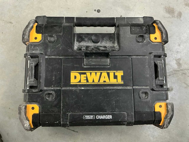 Dewalt dwst1-81078-qw acculader - afbeelding 1 van  3