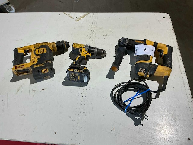 Dewalt elektrische gereedschappen (3x) - afbeelding 1 van  8